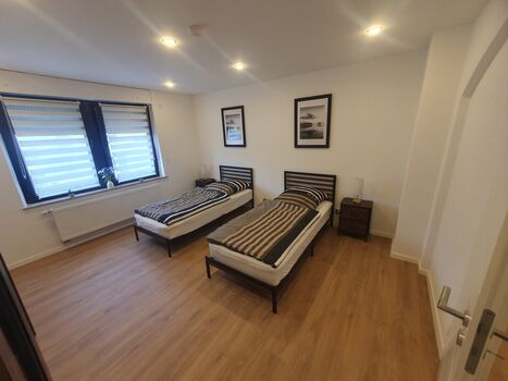 Schlafzimmer 2 (Große Wohnung)