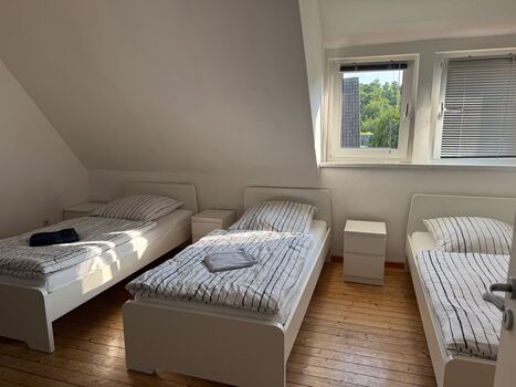 OG Wohnung mit Balkon und einem EZ im Grünen an der A1 Picture 2