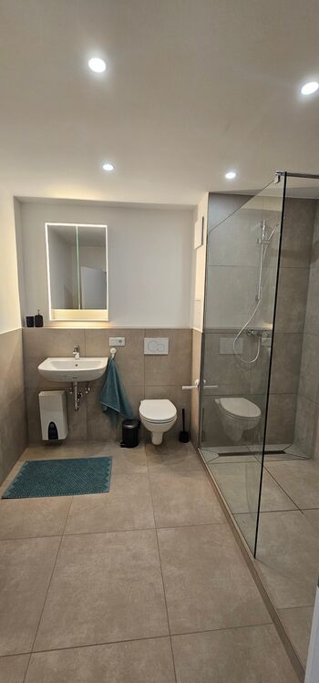 2 moderne Monteurzimmer (je 8 m²) in Nürnberg Bild 5