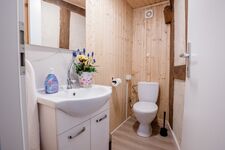 janu-homes, 3 Zimmer - 4 Betten, Waldblick vom Kirchplatz Bild 17