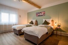 janu-homes, 3 Zimmer - 4 Betten, Waldblick vom Kirchplatz Bild 1