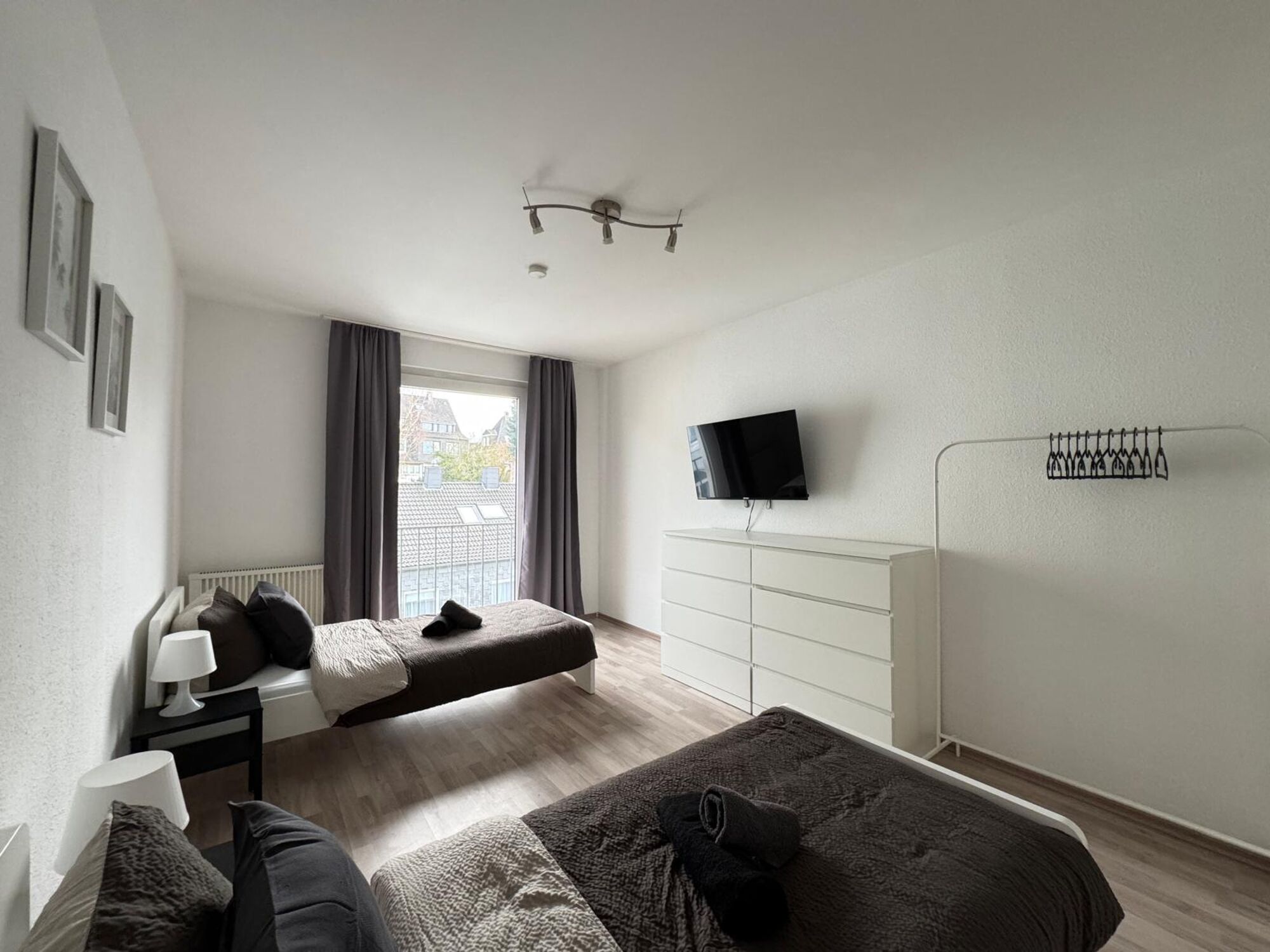 Schlafzimmer 1