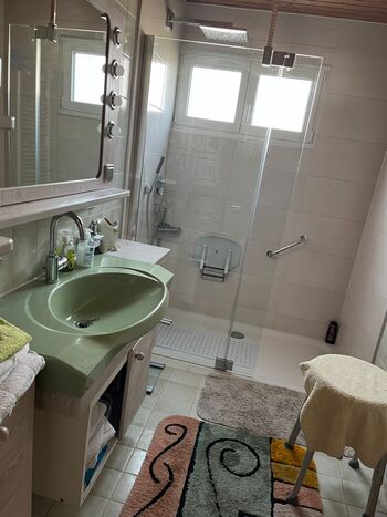 komplettes Haus mit Bad, Küche, Terrasse und Garten Bild 4