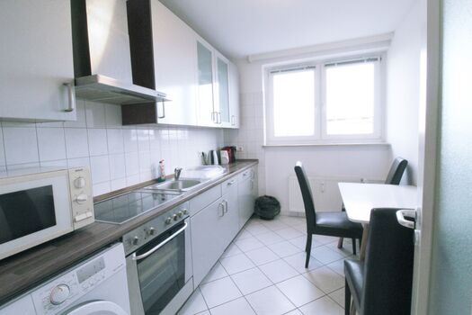 Großzügige Wohnung Vollausstattung, hygienisch sauber Bild 3