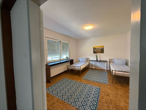 Apartments Möbiliert 25 Person Küche Bad Balkon Parkplatz Bild 5