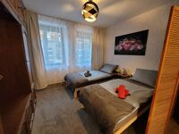 Schlafzimmer mit 2 Betten