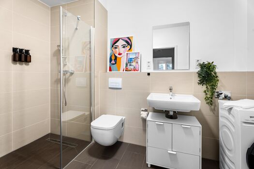 EXQUIS Iconic 3-Zimmer Apartment ALESSI I Balkon I Netflix Picture 3