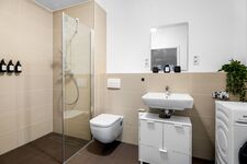 EXQUIS Iconic 3-Zimmer Apartment ALESSI I Balkon I Netflix Bild 15