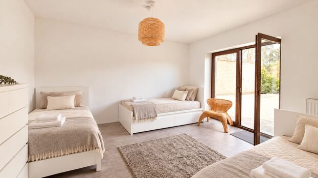 Monteurwohnung Weilerbach – WLAN, Parkplatz & Terrasse Bild 4