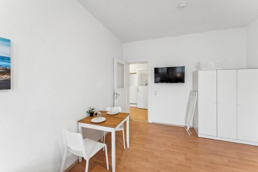 Monteur Wohnungen in Halle, WiFi, Smart TV, Parkplatz Picture 3