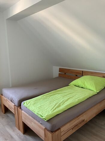 Neues 2-Zi.-Apartment voll möbliert , gute Verkehrsanbindung