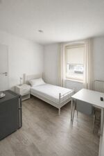 Monteurunterkunft Einzelzimmer mit eigenem Bad, Kühlschrank und Mikrow. Obrázok 3