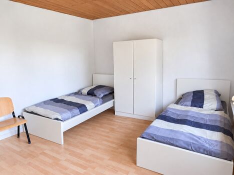 Voll möblierte Wohnung in Gütersloh | WiFi | Küche | 3-5 Pers.
