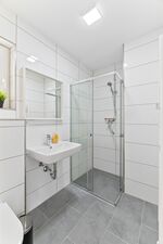 Premium-Monteurwohnung an der B14: Platz und Luxus vereint! Picture 8