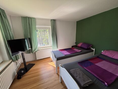 15min bis TESLA | 70m² Monteurwohnung | Monteurzimmer | Haus Bild 4