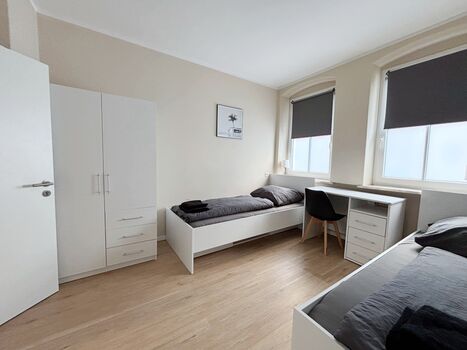 Haus mit 3 Wohneinheiten – ideal für Monteure & Firmen Bild 1