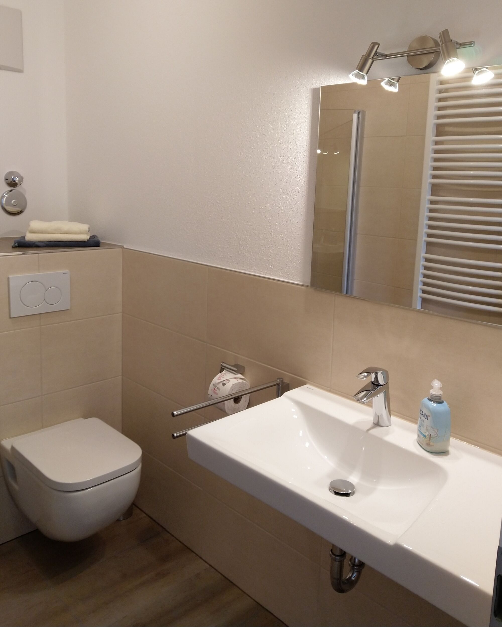 Gästehaus Huber Berg, Monteurzimmer in Rudelzhausen (84104), Berg