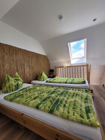 Schlafzimmer auf oberer Etage, 2 Einzelbetten