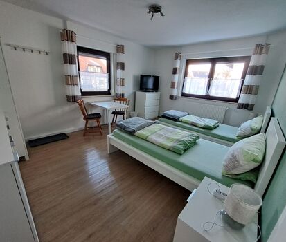 Monteurzimmer, Gästezimmer - 2 Wohnungen je 7 Betten