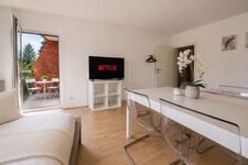 Workerslodge Krefeld für 2-30 Gäste mit Stellplatz & Balkon Bild 8