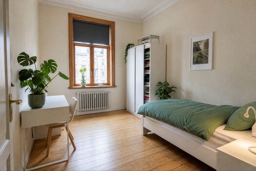 FL24 / TOMASZ-LIVING in LECK - Einzelbetten + TV Bild 1