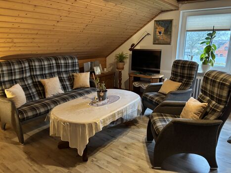 ruhige Oberwohnung mit separater Terrasse