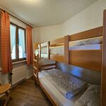 Schlafzimmer mit Hochbett