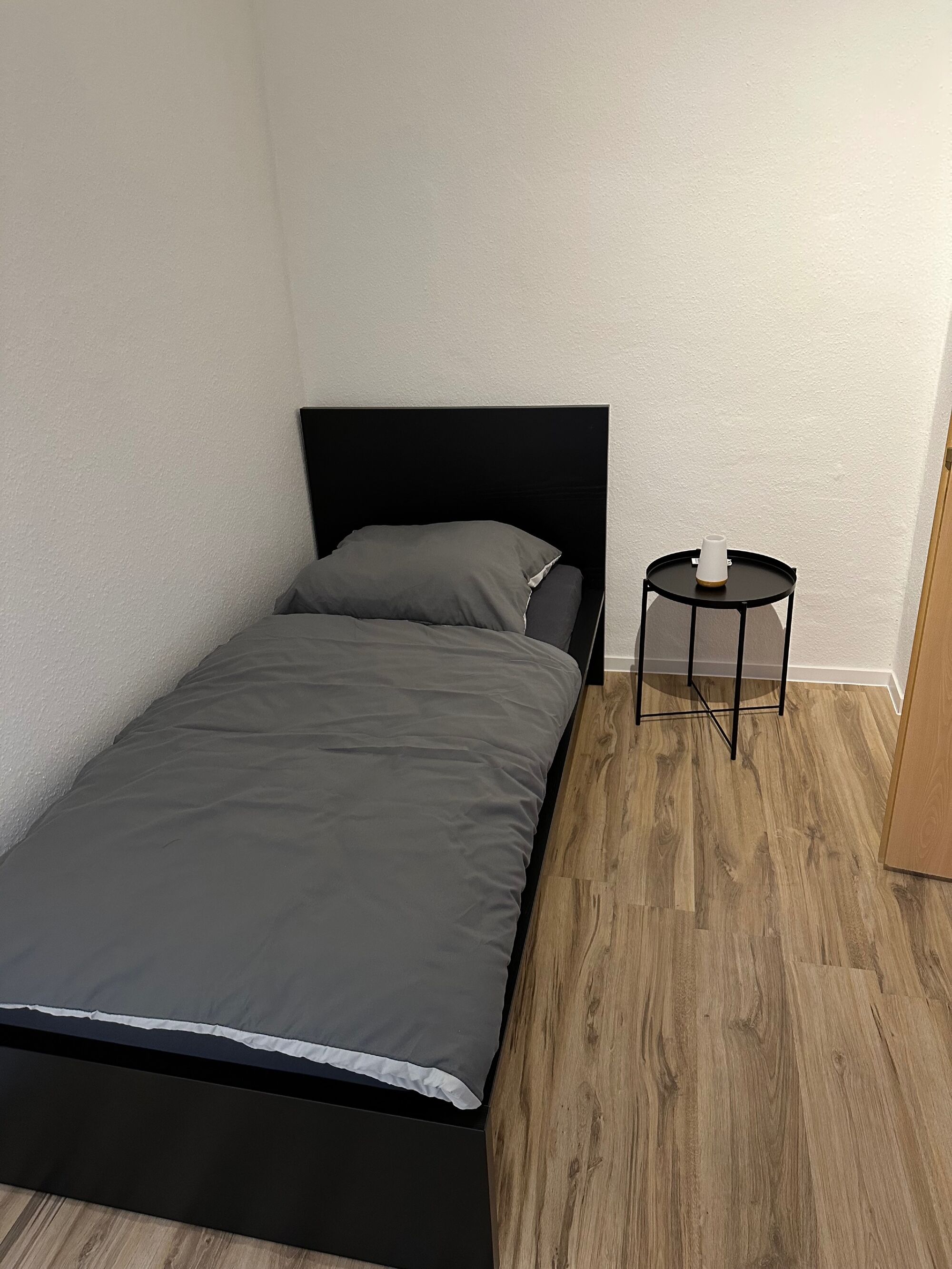 Schlafzimmer mit einem Bett