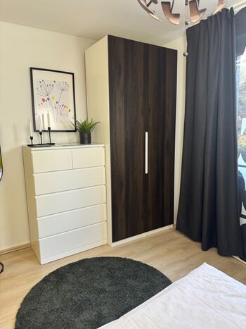 Schlafzimmer 1
