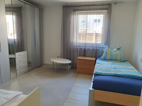 Zentral schlafen, flexibel wohnen – Zimmer in Burghausen