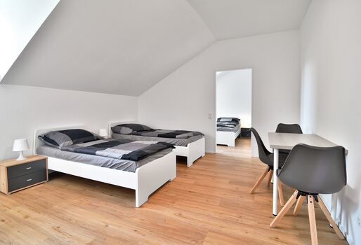 ++ 60 Betten ++ NEU Linz-Wels-Steyr-Umgebung mit Parkplätze! Bild 1