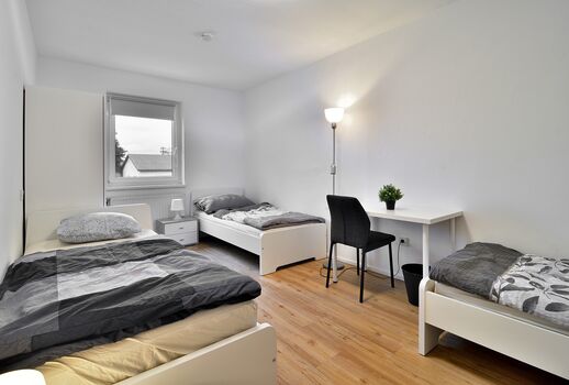 ++ 60 Betten ++ NEU Linz-Wels-Steyr-Umgebung mit Parkplätze! Bild 4
