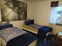 Schlafzimmer Nr. 2 mit zwei Betten