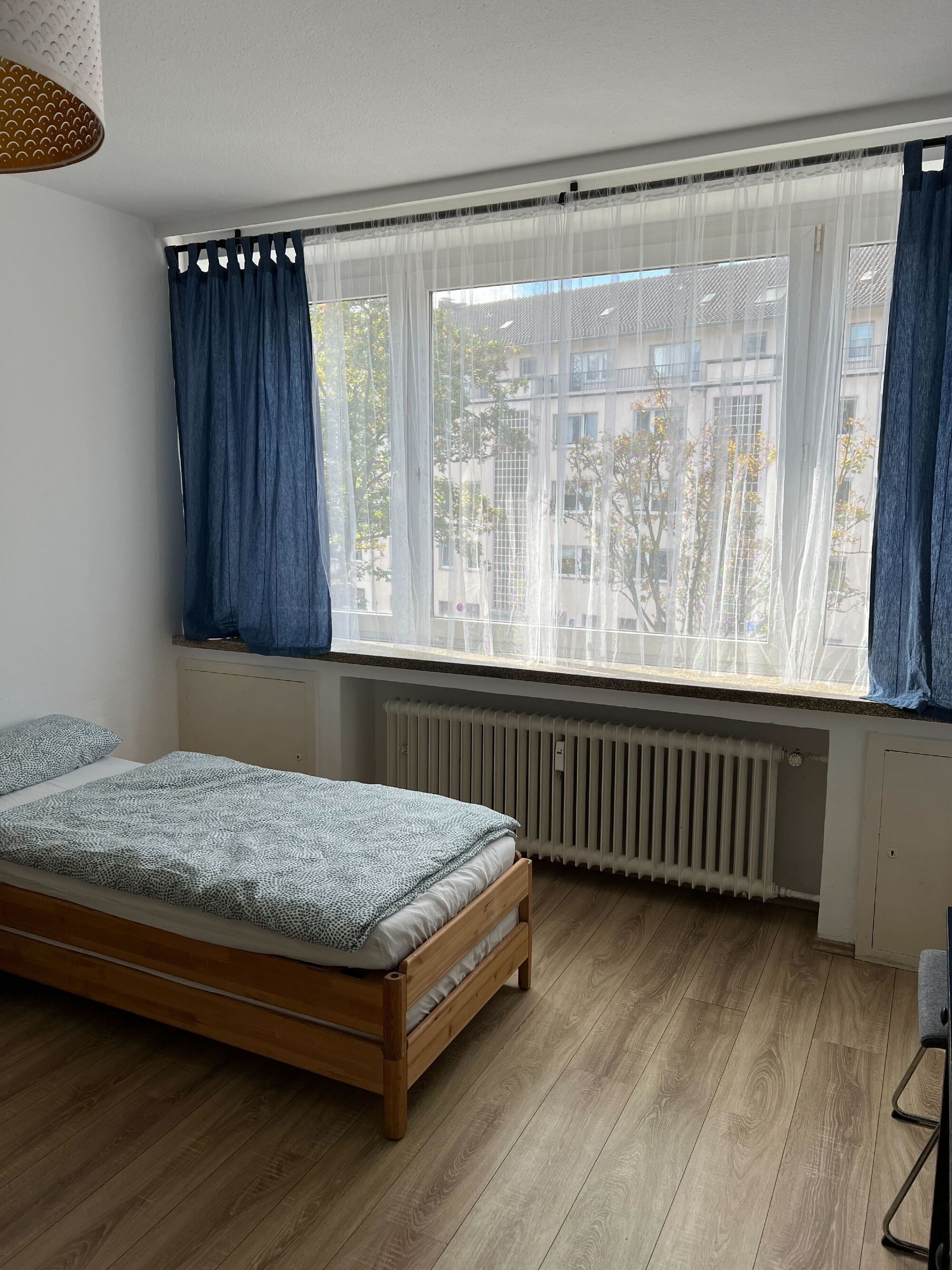 Schlafzimmer 1