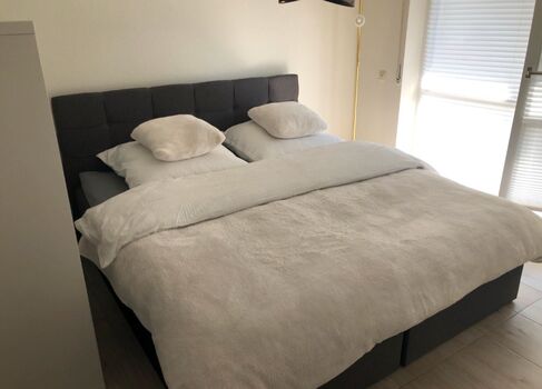 Moderne möblierte 1-Zimmer-Wohnung mit Balkon & Garage Obrázok 3