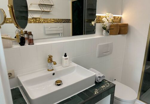 Moderne möblierte 1-Zimmer-Wohnung mit Balkon & Garage Obrázok 4