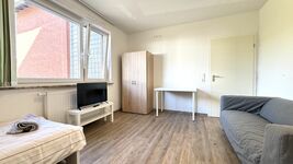Modernes Apartment in Kronshagen/Kiel | Balkon u. Parkplatz Bild 1