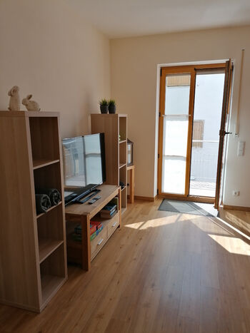 Wohnzimmer, Zugang zum Balkon
