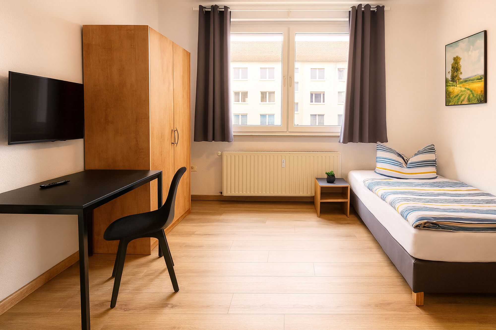 Großes schönes Zimmer