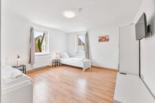 Top eingerichtete Monteurwohnung mit WiFi und TV Bild 5