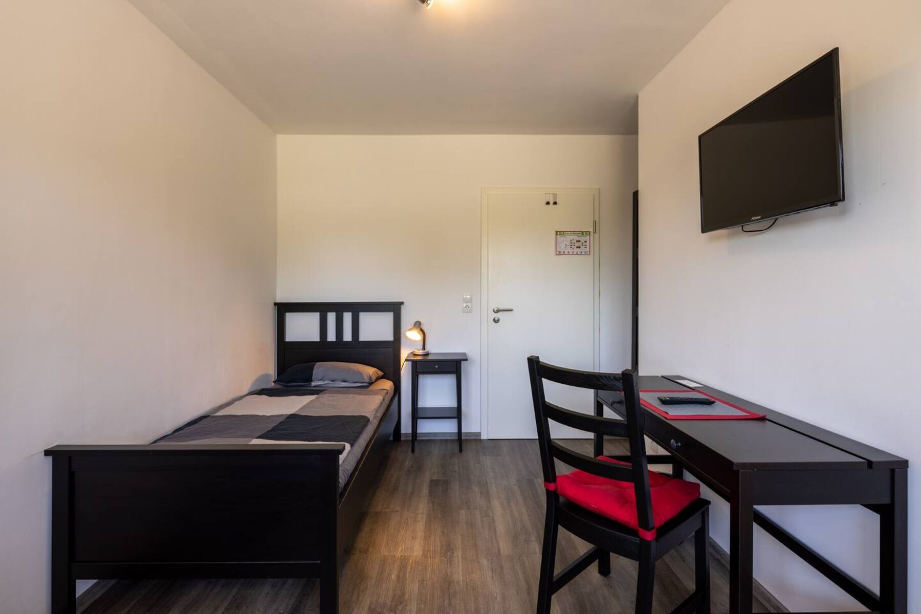 Single room with private bathroom