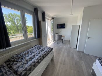 Neue Monteurzimmer in Halle, Netflix, WiFi, Aufzug, Parkplat
