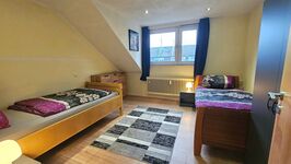 Sehr Ruhige Wohnung für 3 - 6 Leute mit Balkon + Garten Bild 4