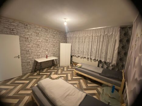 Wohnung 2 - Zimmer 1