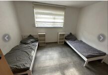 2 Betten, Zimmer 1