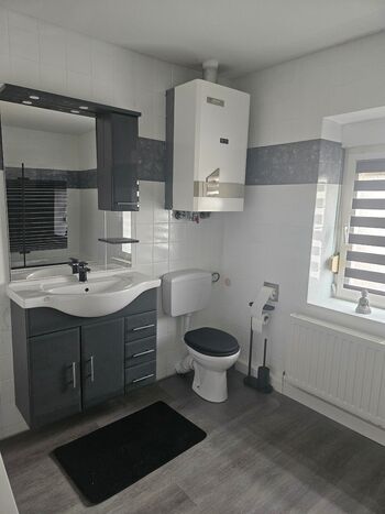 Badezimmer 1/2