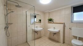 MH14 / TOMASZ-LIVING in DUISBURG - Reinigungsservice inklusi Zdjęcie 7