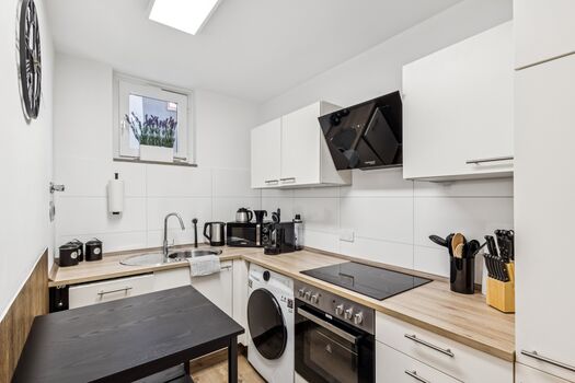 Skyview Apartment mit Balkon und Parkplatz Bild 3