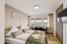 Skyview Apartment mit Balkon und Parkplatz Bild 13