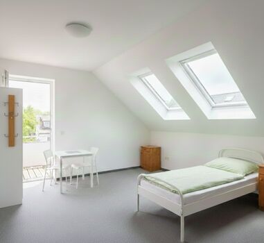 Monteurunterkünfte in Bedburg – 24h Check-In Bild 4